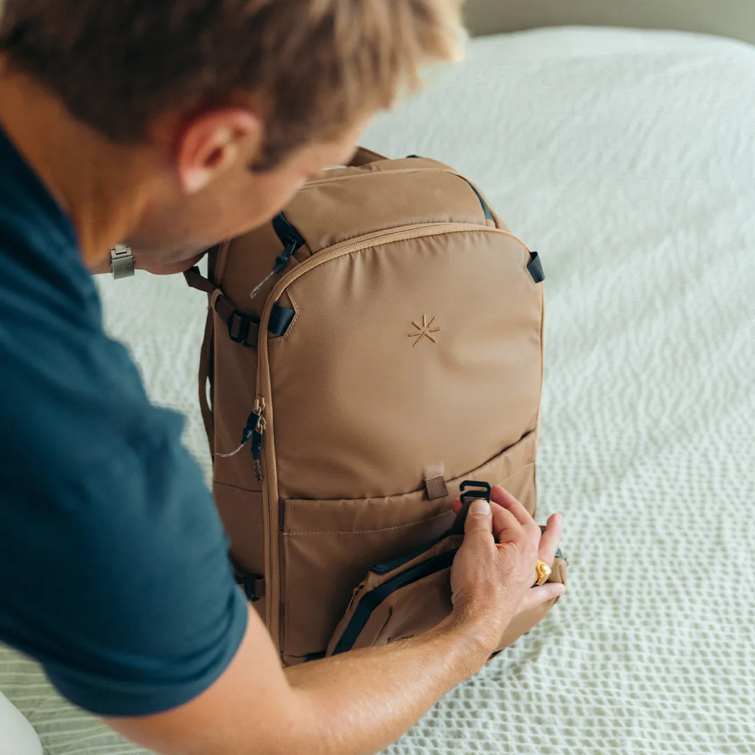 SEE™ Toiletry Bag Desert Brown